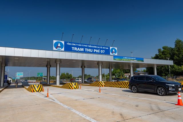 Thông tin báo chí về việc tổ chức thu phí và ban hành mức giá sử dụng dịch vụ  tuyến đường cao tốc Bến Lức - Long Thành