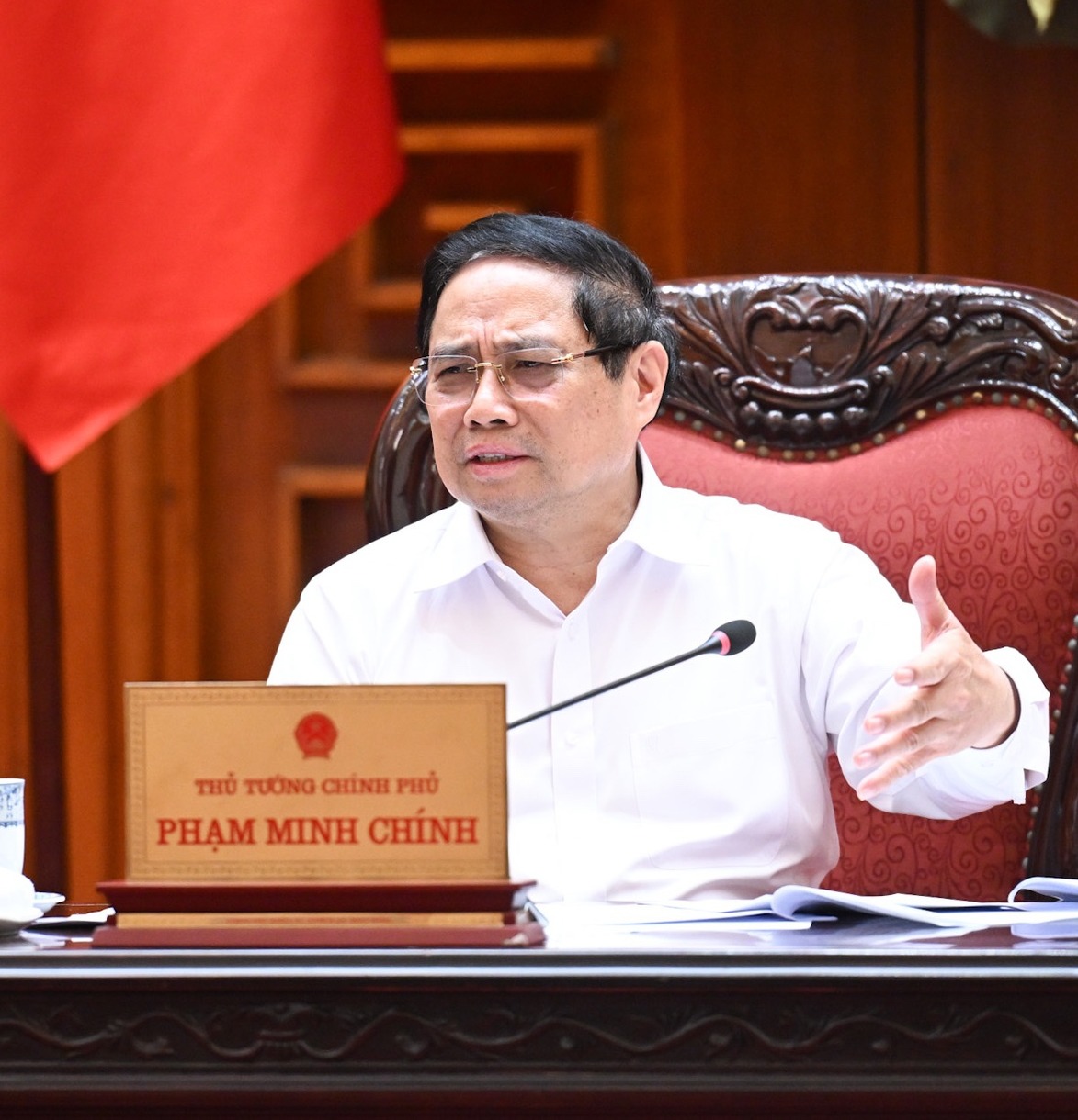 Thủ tướng: Không để thiếu nguồn cung xăng dầu; triển khai ngay xây dựng kho dự trữ xăng dầu chiến lược tại Nghi Sơn